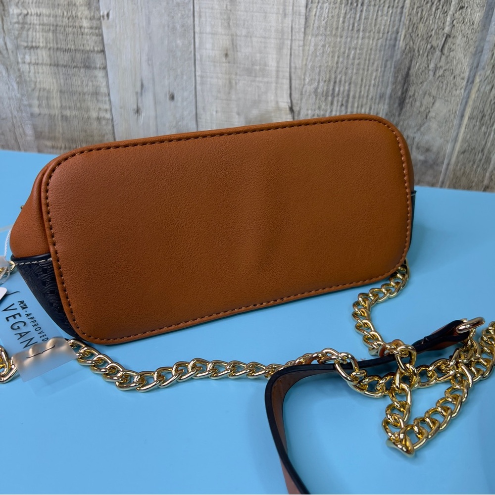 NWT PETA Approved Vegan Color Block Zippered Top Closure Crossbody 9”x6-1/2”x4” - Picture 2 of 6